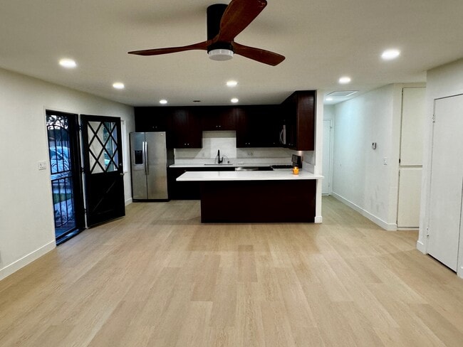 Building Photo - 7021 Betty Dr