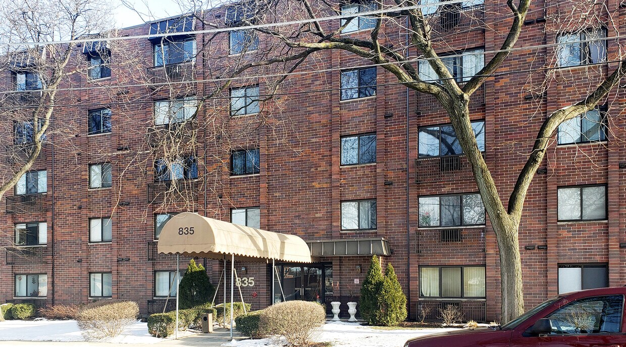 835 Pearson St Unit 209, Des Plaines, IL 60016 Condo for Rent in Des