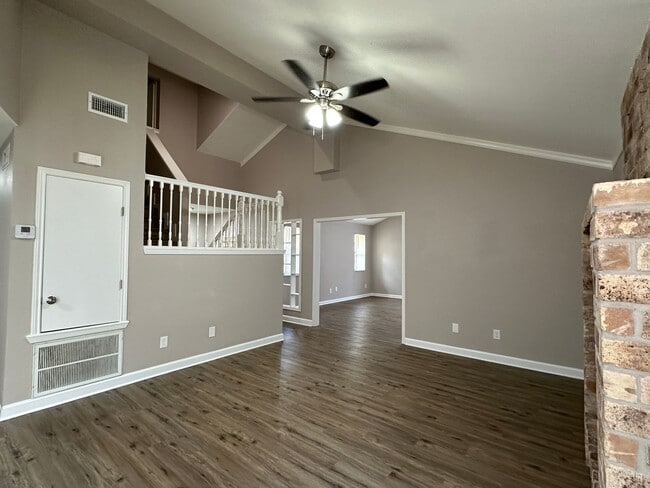 Building Photo - Calallen School District!!