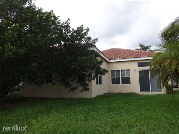 Building Photo - 629 Vista Meadows Dr