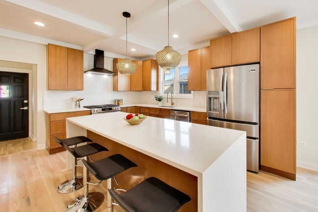 Building Photo - 6730 W Dakin St