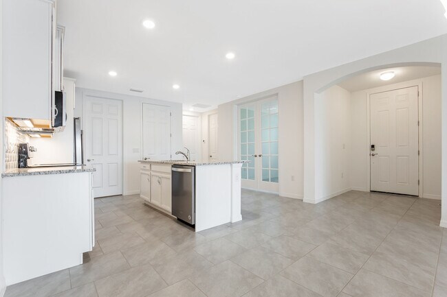 Building Photo - 14619 Edgewater Cir