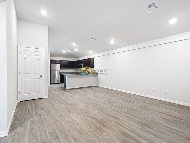 Building Photo - 2078 Redmond St