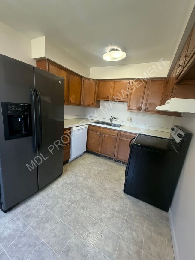 Building Photo - 2225 Weiss St