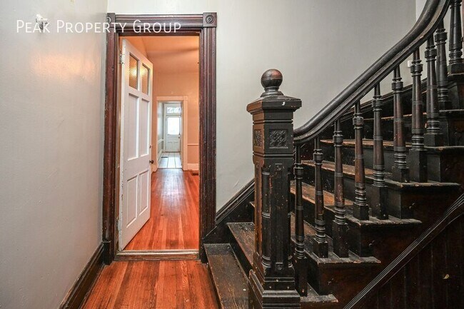 Foto del edificio - 2361 W Clifton Ave