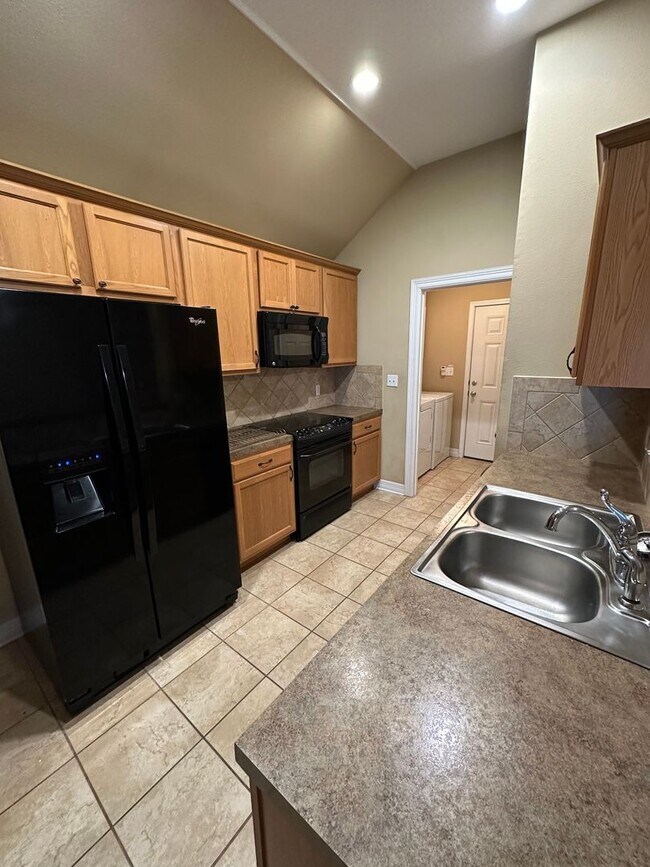 Foto del edificio - Beautiful 3 Bedroom House in Savannah Place