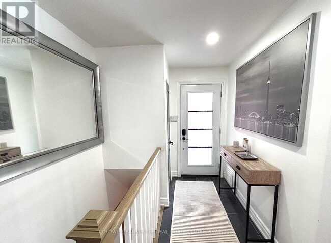 Building Photo - 12 Wythenshawe Wood