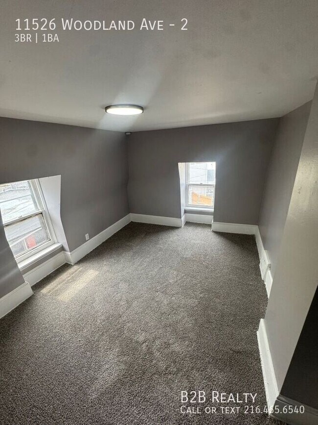 Foto del edificio - 11526 Woodland Ave