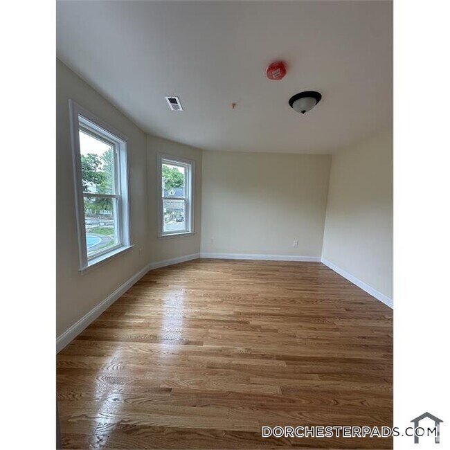 Building Photo - 49 Woodcliff St