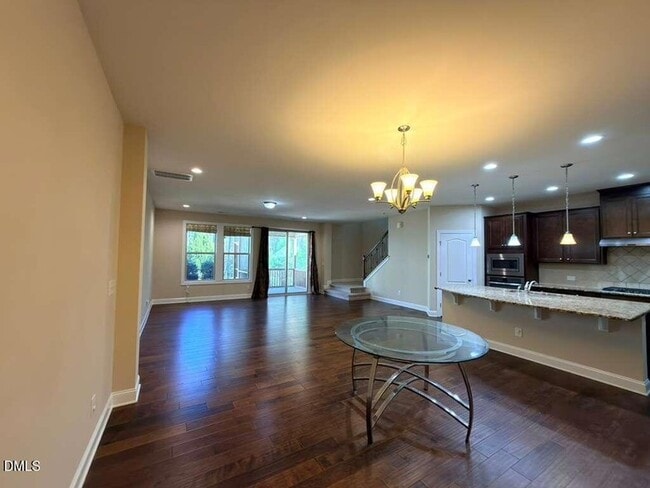 Building Photo - 305 Alamosa Pl