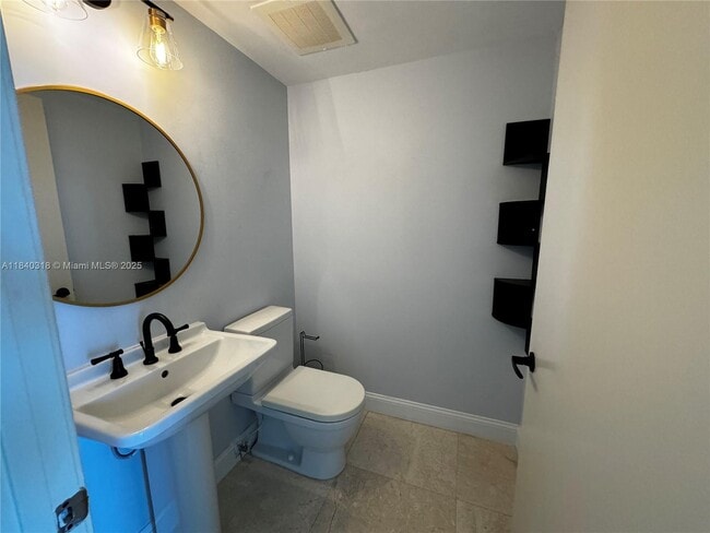 Foto del edificio - 185 SW 7th St
