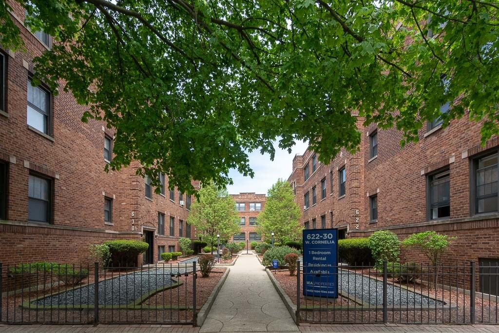 Foto principal - 635.5 W Cornelia Ave