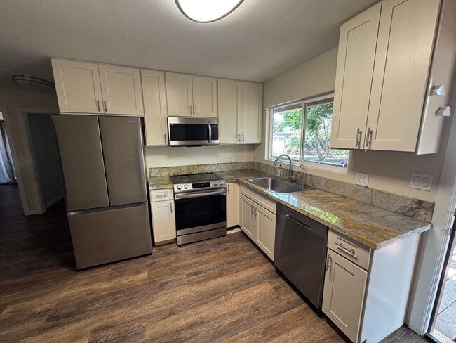 Building Photo - Kahana-Three Bedroom Ocean View Home