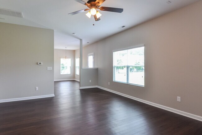 Foto del edificio - 3701 Amistad Ln