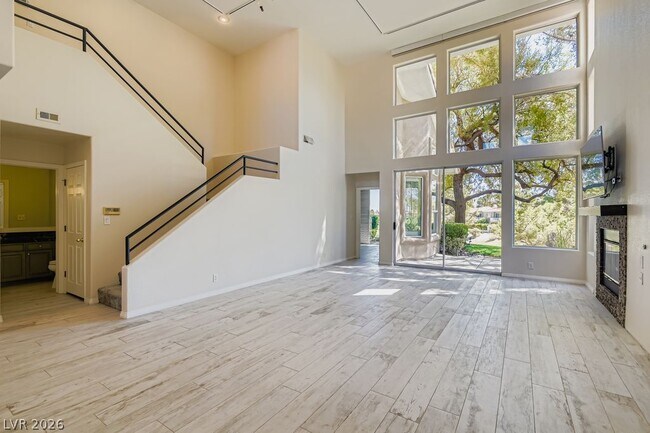 Foto del edificio - 5016 Mt Pleasant Ln
