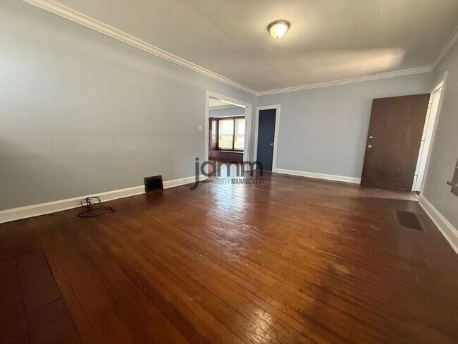 Foto del edificio - 10232 Almira Ave