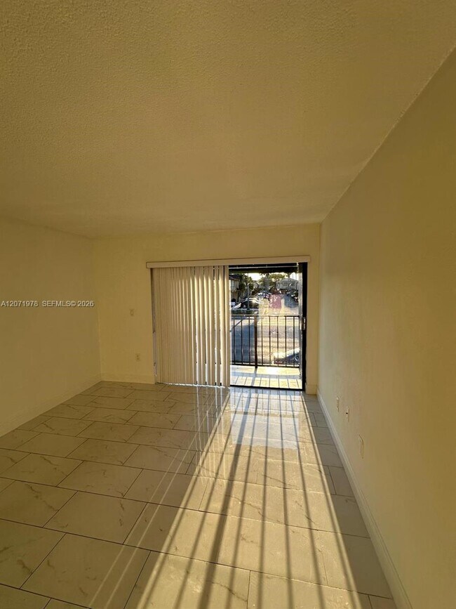 Foto del edificio - 7401 SW 152nd Ave