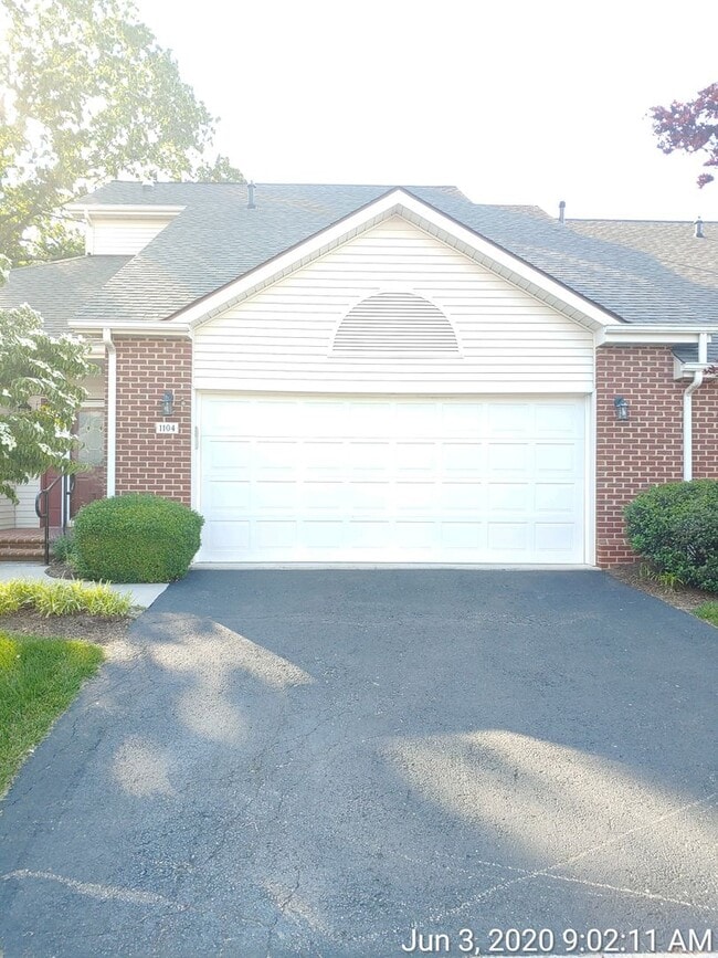 Building Photo - 1104 Caldwell Dr