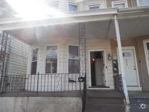 Building Photo - 322 N 11th St