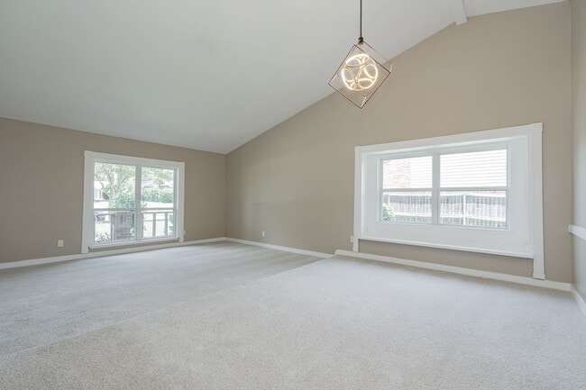 Building Photo - 3733 Magnolia Dr