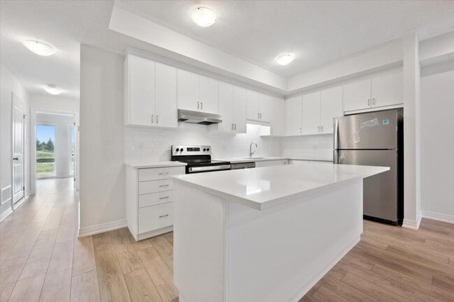 Building Photo - 131 Reverie Way