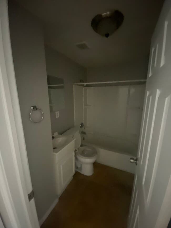 Photo - 1836 E Atlantic St Apartment