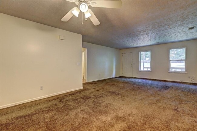 Foto del edificio - 2492 Whitehead Pl Dr