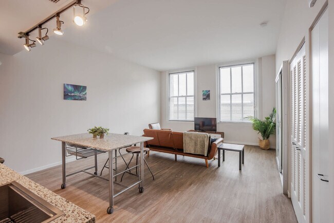 Foto del edificio - 9-JAN-JAN E 4th St