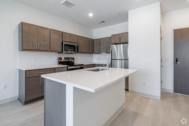 1BR, 1BA - 571SF - Kitchen - Winsor Place