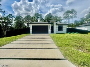 Building Photo - 322 Loire Ave S
