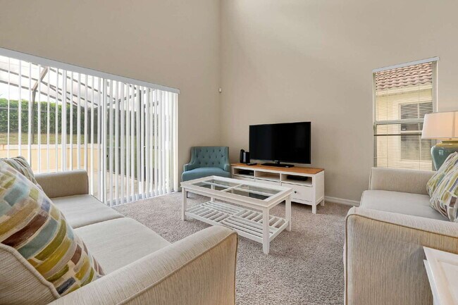 Foto del edificio - "Furnished 4-Bedroom Pool Home – Comfort and Style in Davenport"