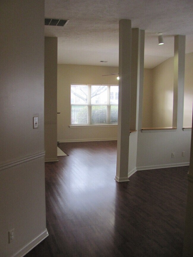 Building Photo - Beautiful Ranch Home in Wayne Twp