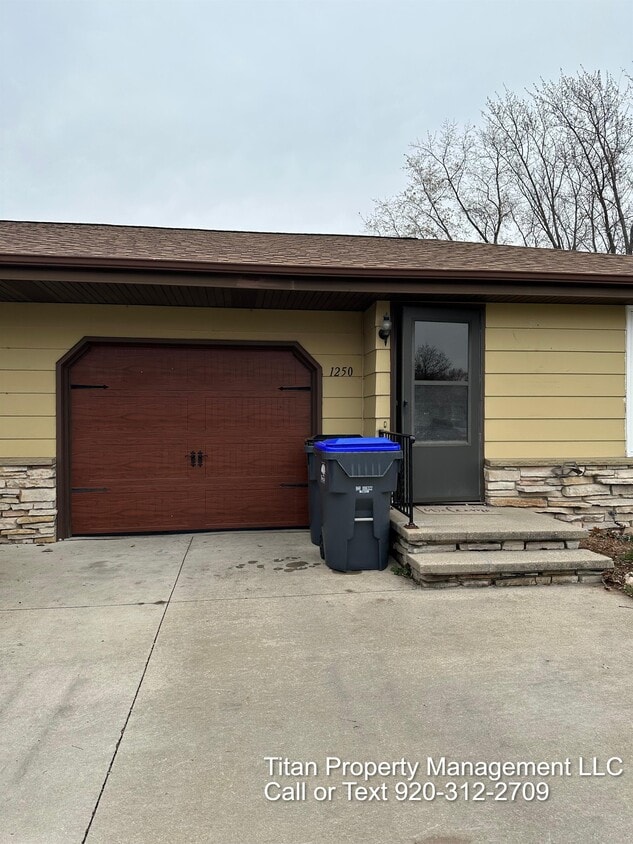 1250 Primrose Ln, Neenah, WI 54956 Townhome Rentals in Neenah WI