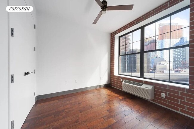 Building Photo - 42-60 Crescent Street 5B