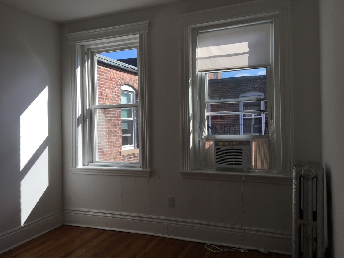 Primary Photo - 116 Warren St