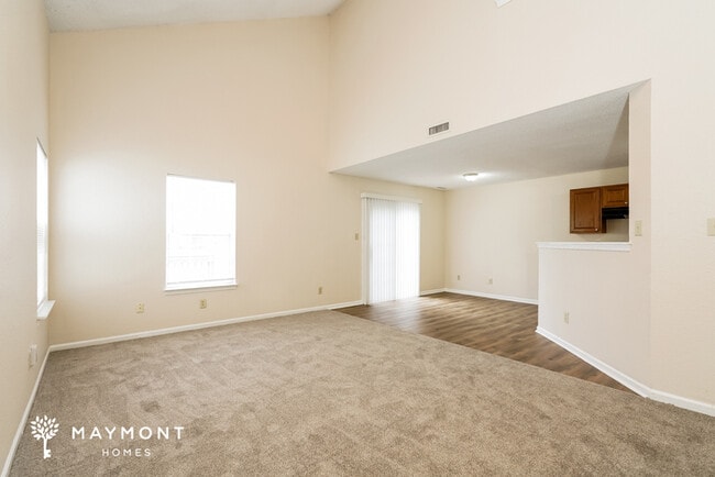 Building Photo - 1284 Edgewater Dr