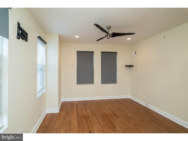 Foto del edificio - 3908 Warren St