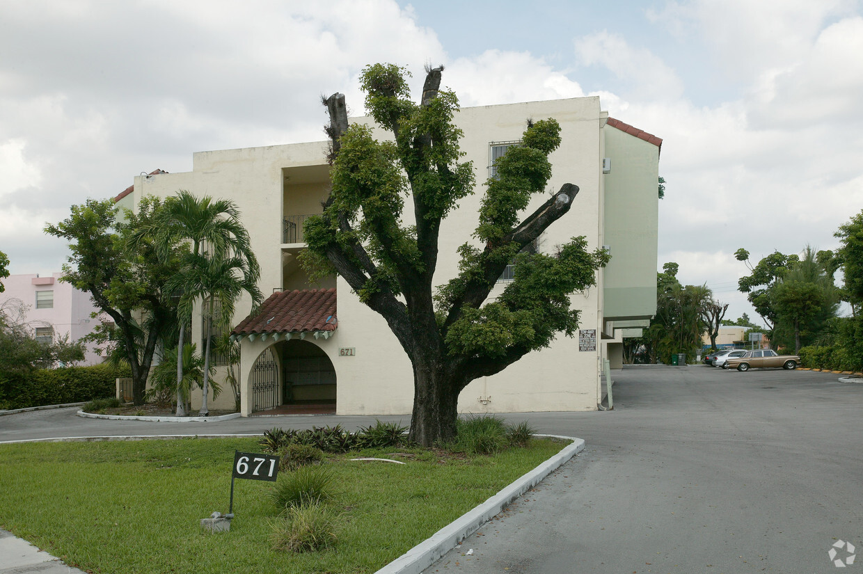 Building Photo - Mendez Apartments