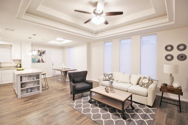Building Photo - 705 Cathedral Hills Apt 3