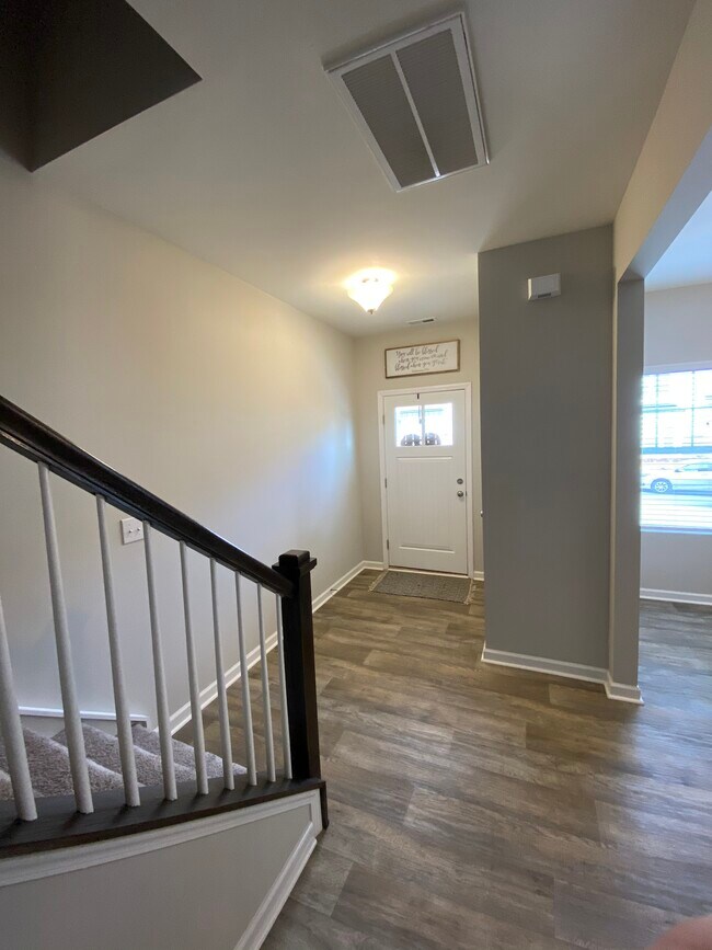 Building Photo - 15136 Meacham Farm Dr