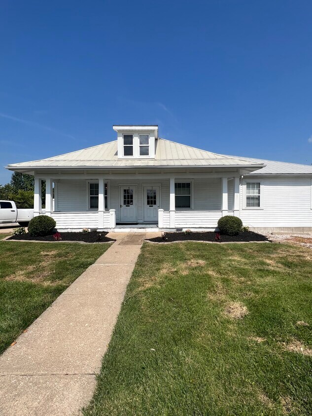 Primary Photo - 185 W Highway D