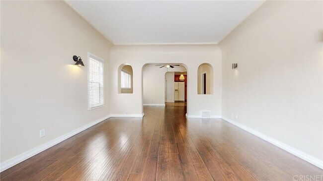 Building Photo - 1119 Queen Anne Pl