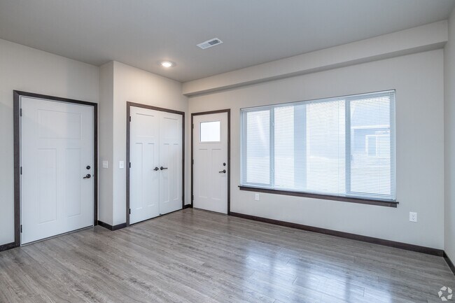 Foto del edificio - Falcon Heights Townhomes