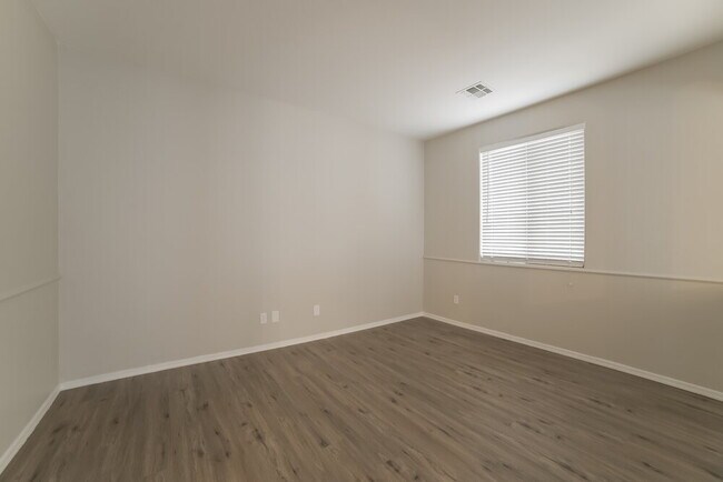Building Photo - 4439 W Apollo Rd