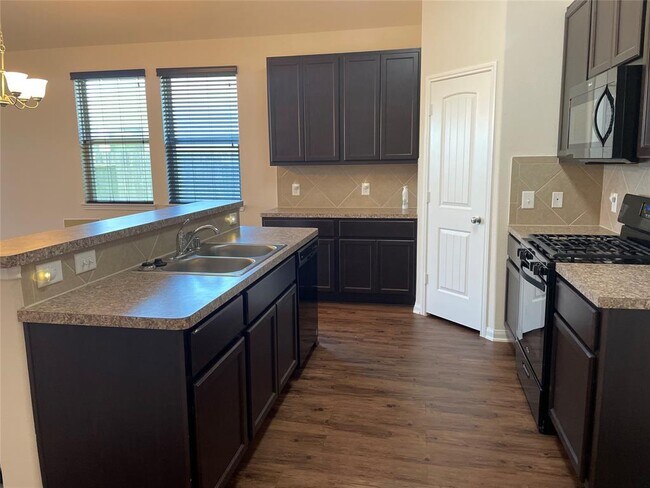 Foto del edificio - 10647 Jordan Heights Dr