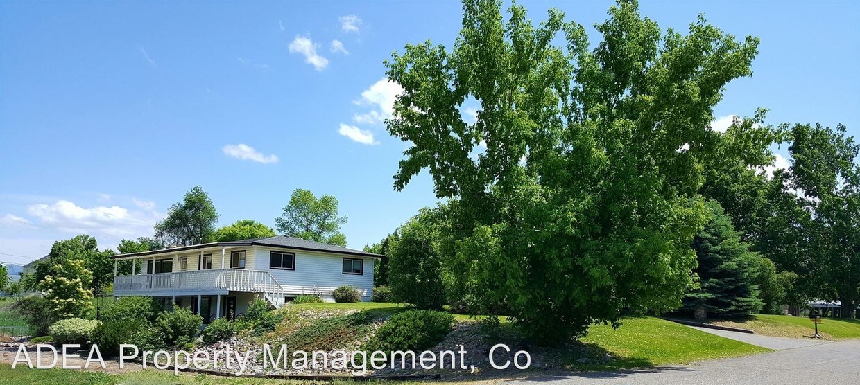 Primary Photo - 1718 42nd Ave