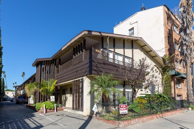 Foto del edificio - 1601 N Normandie Ave
