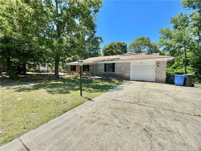 Foto del edificio - 6829 Timbercroft Ln