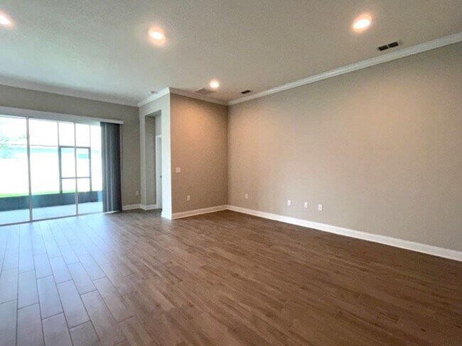 Foto del edificio - 4 bed/3 bath Beautiful Home with Amenities!