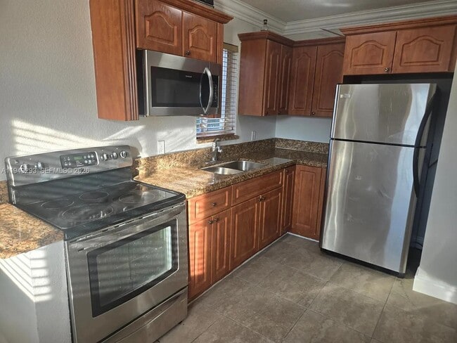 Building Photo - 2323 Van Buren St